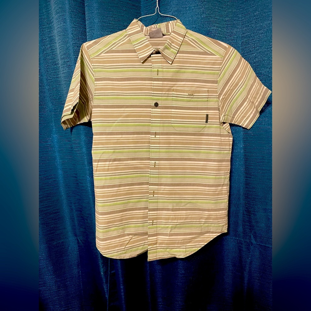 Men’s Columbia button down. 
Size small. Cleaning out our closet